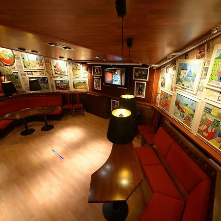 伯格酒店 4*